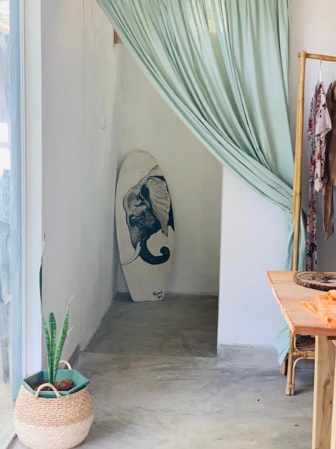 Pranaya Hiriketiya Hostel Zuid-Dikwella Buitenkant foto